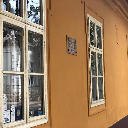 Gyulai 200 Eves Apartmán *